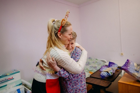 «Мудрые дети» поздравили с наступающим бабушек и дедушек из Богородского дома-интерната